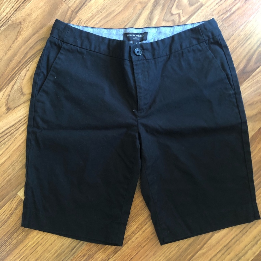 Banana Republic black shorts 🩳